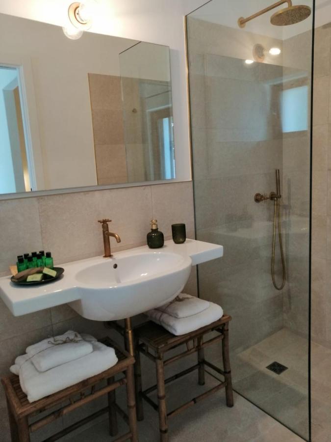 Intornoalnoce Suites ชิสแตร์นีโน ภายนอก รูปภาพ
