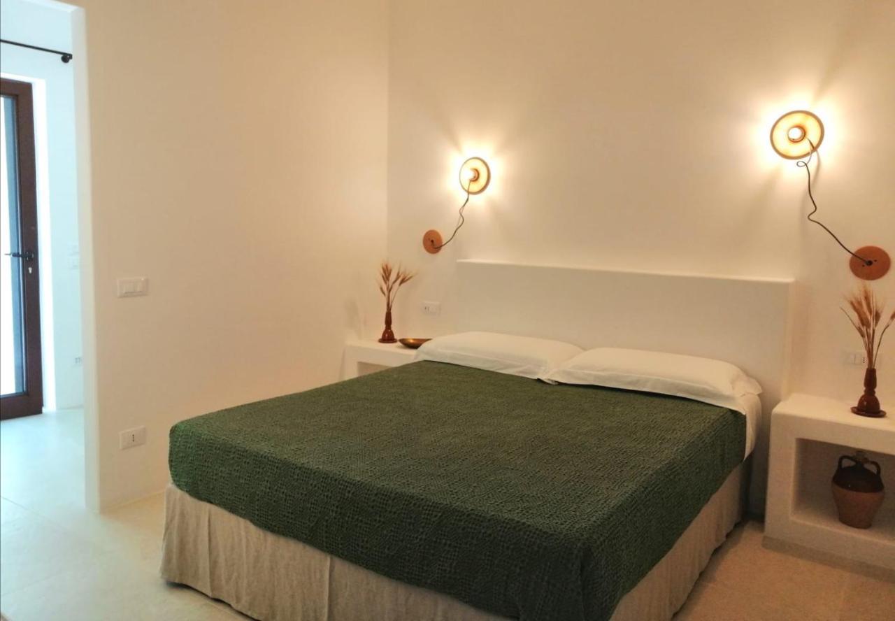 Intornoalnoce Suites ชิสแตร์นีโน ภายนอก รูปภาพ